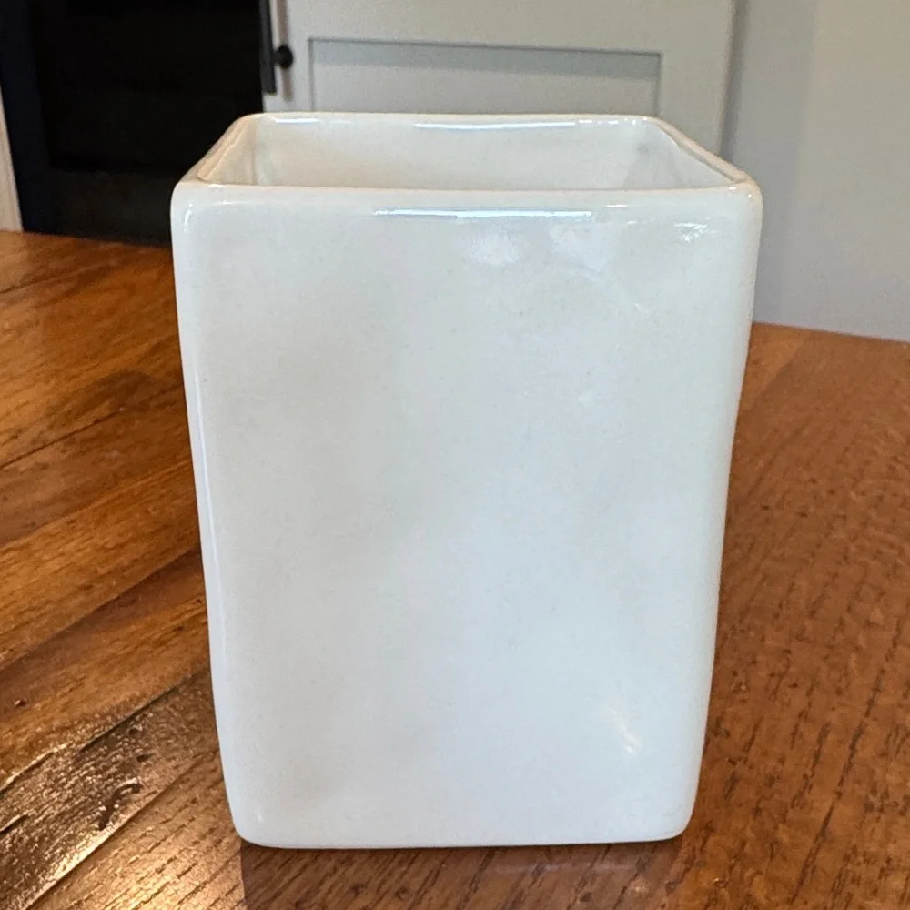 Rae Dunn Ceramic Holder